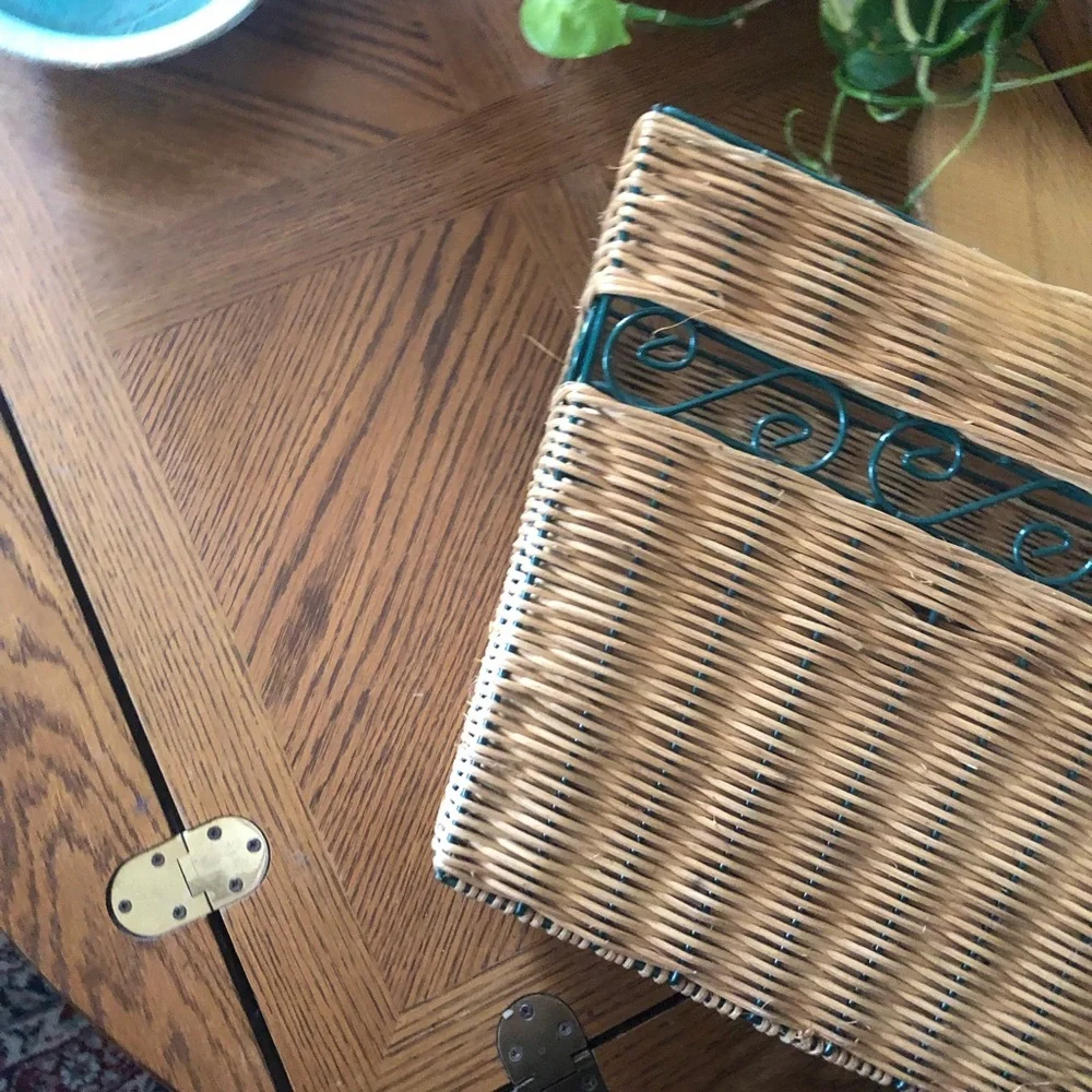 N/A beautiful wicker